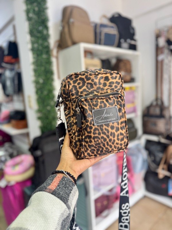 Producto - Porta celular Zaida Animal Print