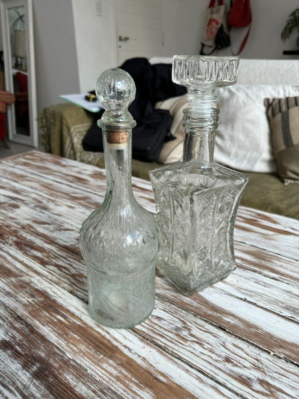 Producto - PAR BOTELLONES DE VIDRIO CON TAPON. PRECIO POR AMBOS #11671
