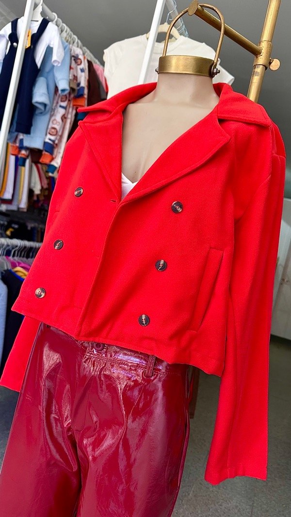 Producto - CHAQUETA PAÑO BOTONES  ROJO
