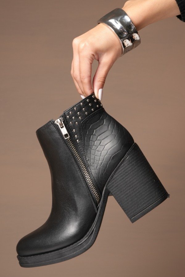 Producto - MORA CUERO