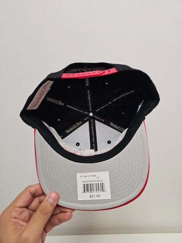 EN STOCK: Chicago Bulls 75th Anniversary NBA Mitchell And Ness Snapback — imagen 4