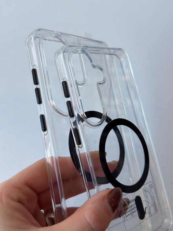 Producto - Case magsafe transparente con detalles en negro