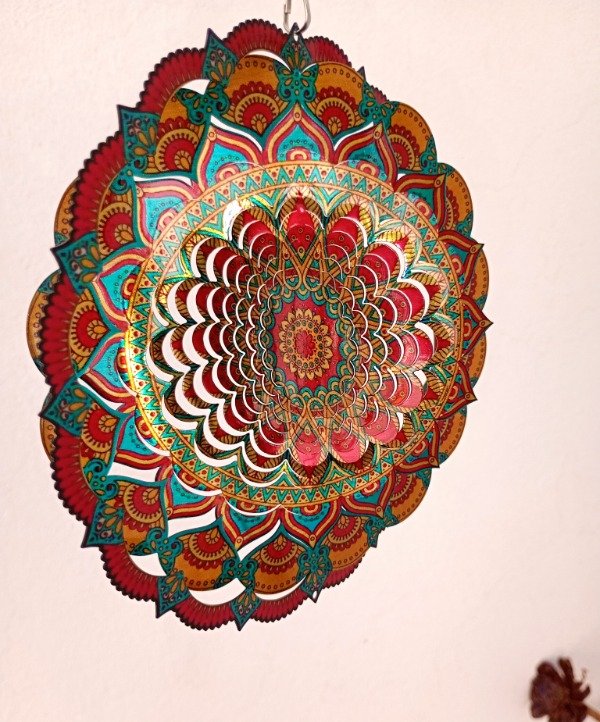 Producto - Giraviento mandala importado 15 cm rojo con verde