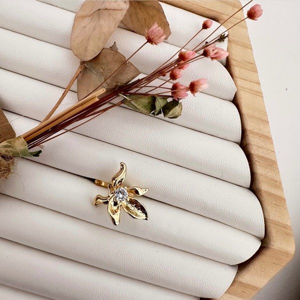 Producto - Ear cuff Flor