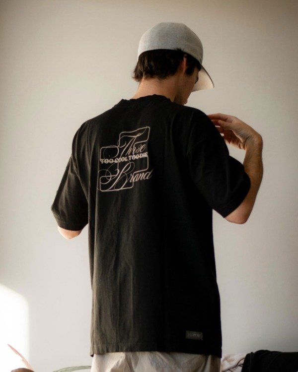 Producto - REMERA SCRIPT BLACK