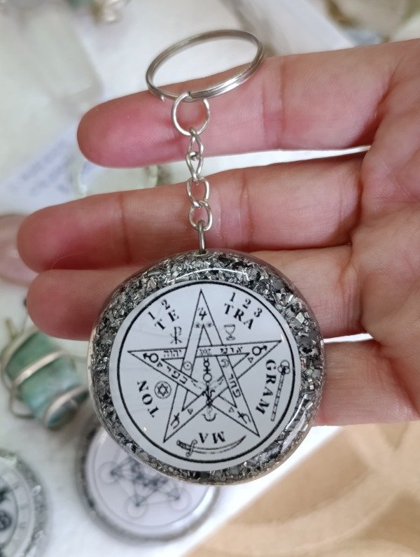Producto - Llavero orgonita tetragramtom