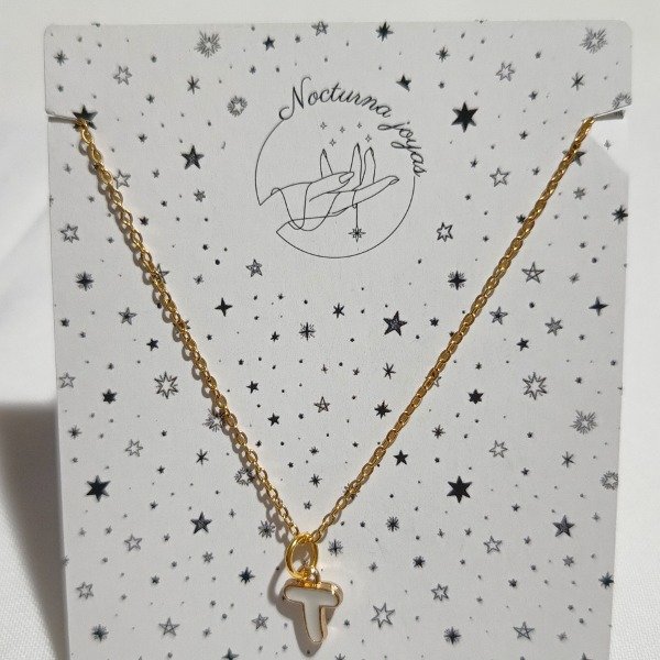 Producto - Collar letra T esmaltada