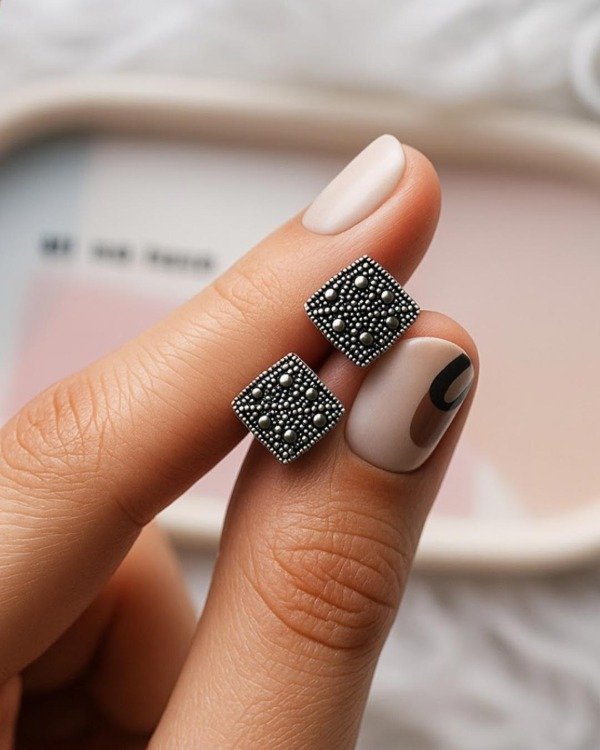 Producto - Aros pasantes de PLata 925 con Marquesita