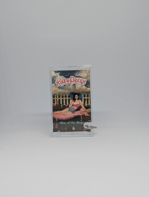Producto - One of the Boys - Llavero Cassette