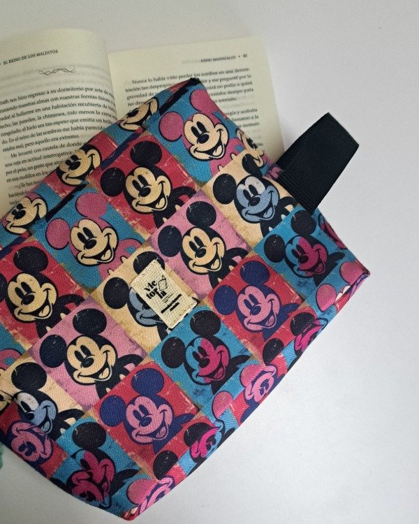 Producto - Neceser Porta Libros Mickey IMPERMEABLE