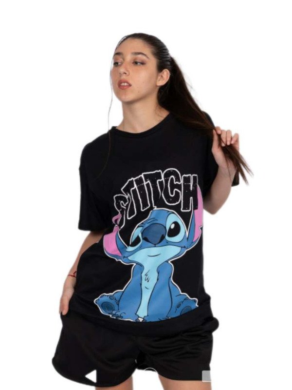 Producto - REMERA STITCH NOT ALONE DOBLE ESTAMPA NEGRA