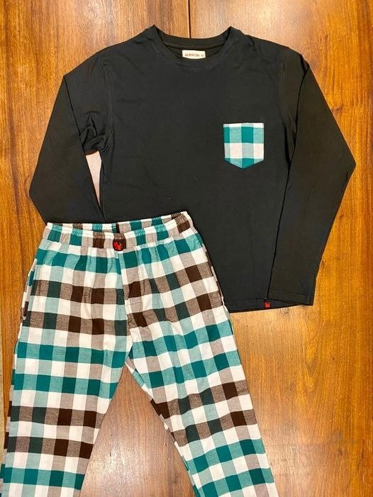 Producto - Pijama hombre frizado