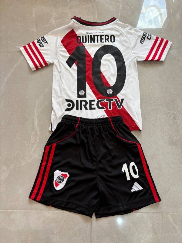 Producto - Kit de niño River Plate local 25/26 10 Quintero