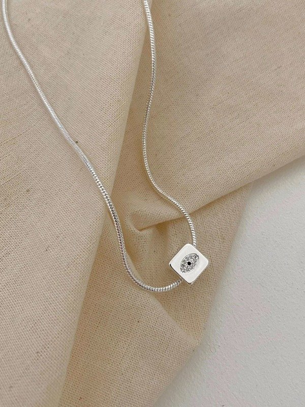 Producto - Collar Amuleto Plateado