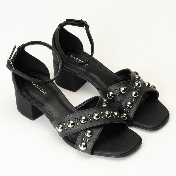 Producto - Sandalia RAFITTHY negra taco cuadrado con detalles plata COD.101077