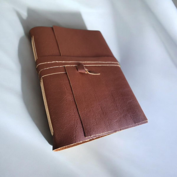 Producto - Bitácora A5 (15x21) de Cuero Marrón