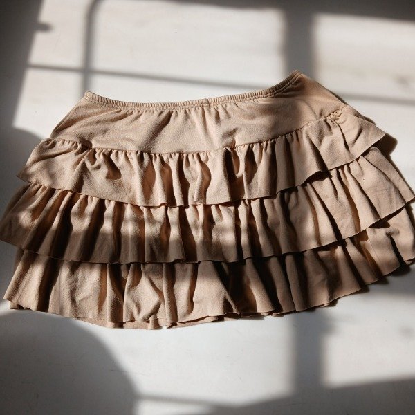 Producto - Pollera baige con short