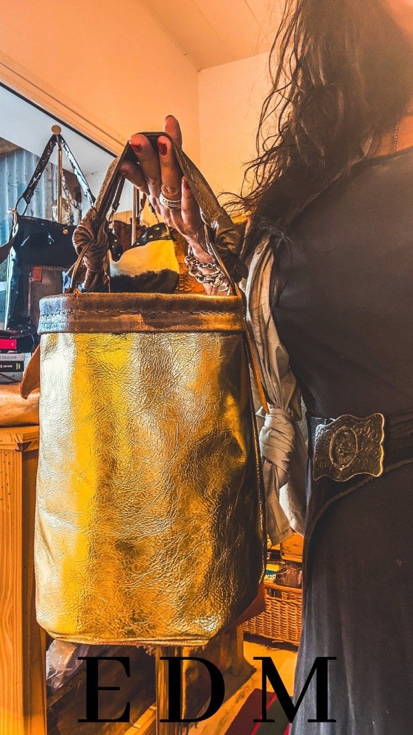 Producto - Cartera Tubo Dorada