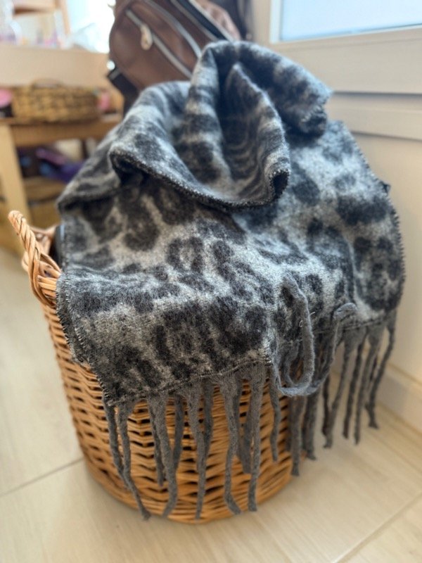 Producto - Bufandon leopardo gris