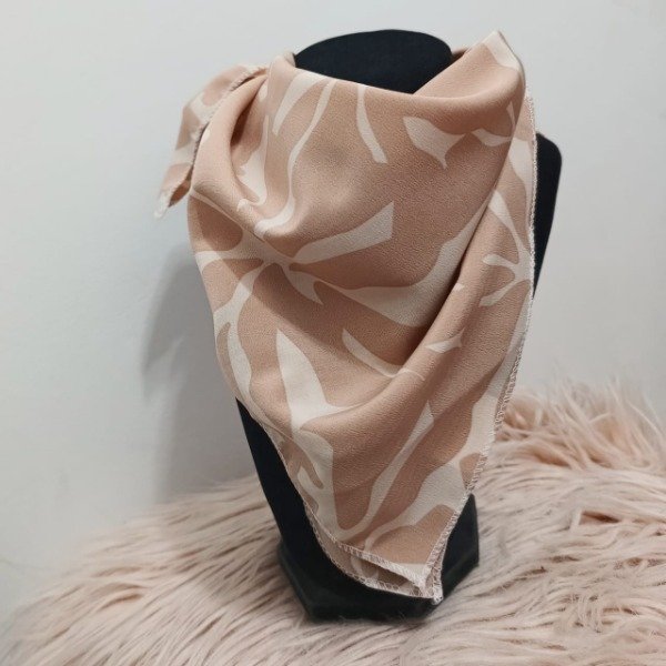 Producto - Pañuelo de seda 50x50cm beige