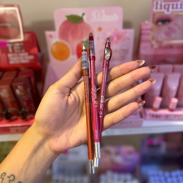 Producto - Delineador Labios Plateado