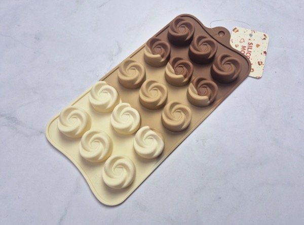 Producto - MOLDE SILICONA X15 ROSITAS