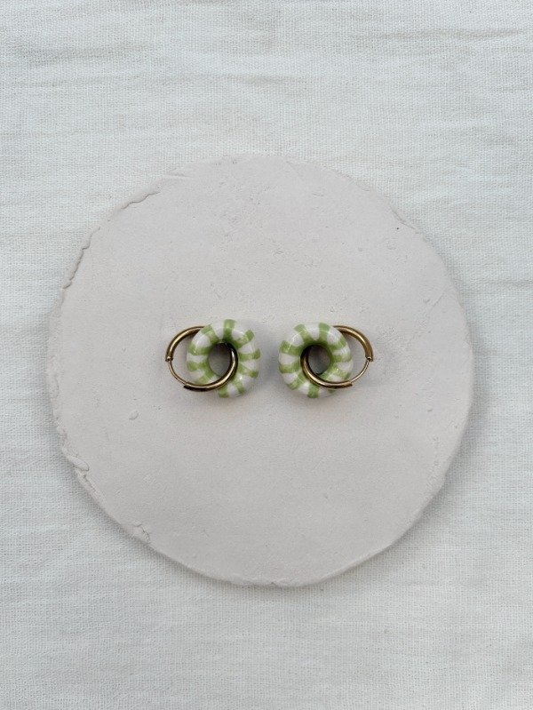 Producto - DONA RAYADA VERDE MANZANA