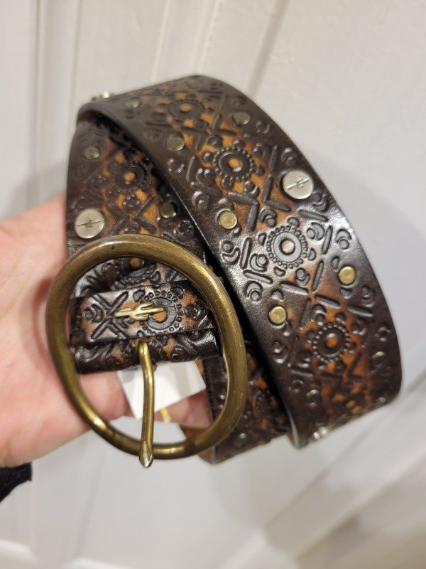 Producto - Cinturón CARDÓN cuero marrón con tachas 100 cm - PRECIO: 16X