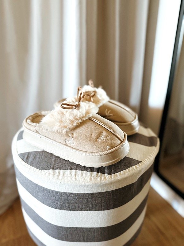 Producto - Pantuflas moño crema