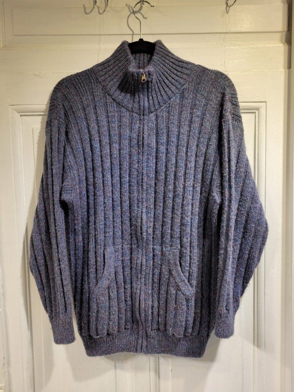 Producto - Sweater de lana tejido azul- Talle S- PRECIO: 32X
