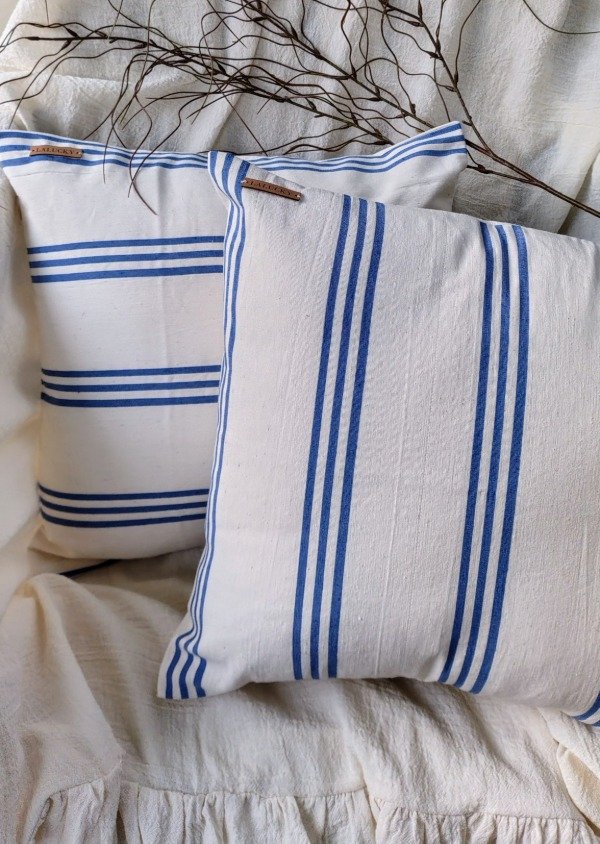 Producto - Fundas de tusor rayado azul 40x40