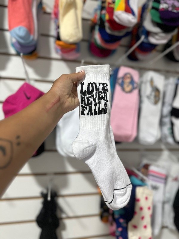 Producto - Love never  BT