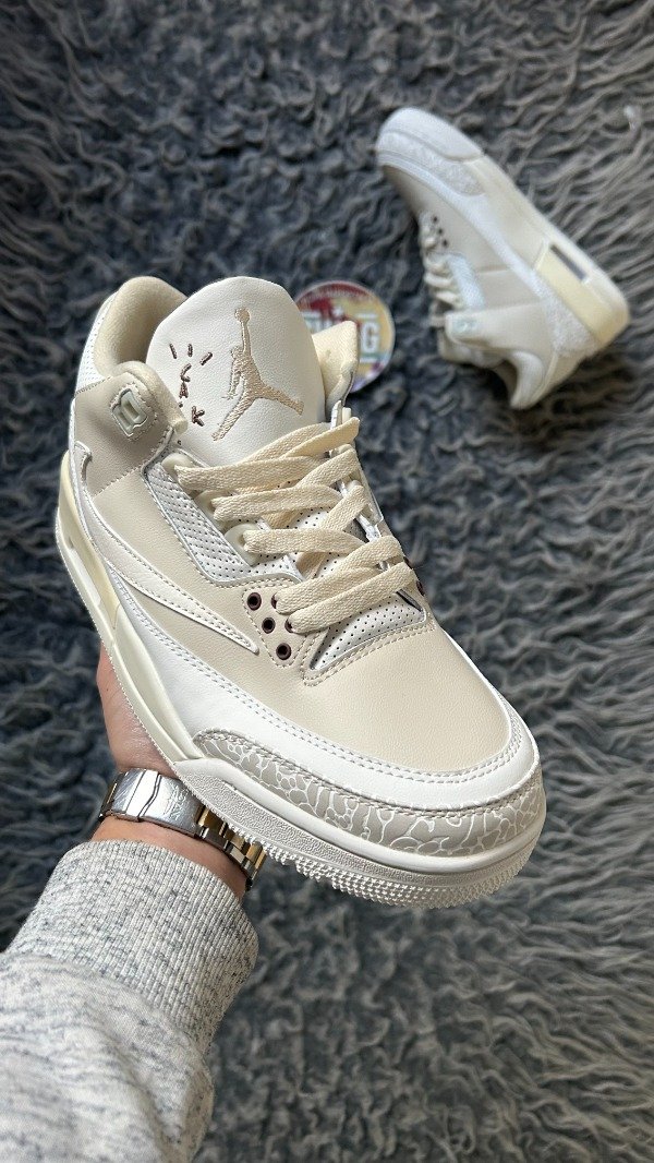 Producto - JORDAN RETRO 3 x TRAVIS SCOTT CREAM - 1