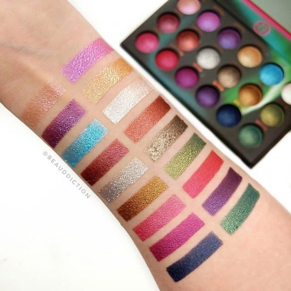Producto - BH COSMETICS - AURORA LIGHTS 18 BAKED EYESHADOW
