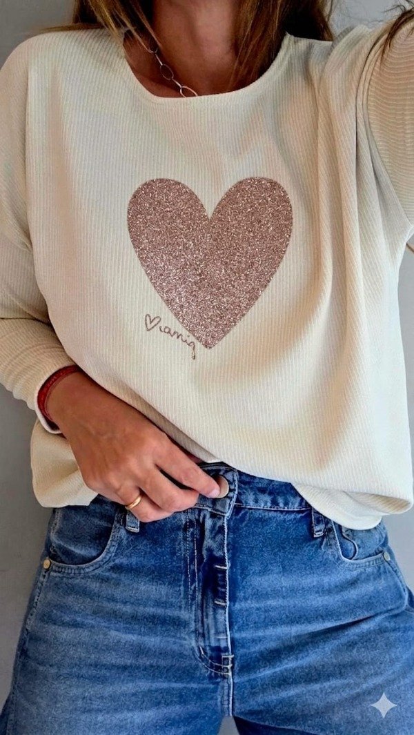 Producto - Remera corazon PREVENTA ENVIO A PARTIR DEL JUEVES 11/6