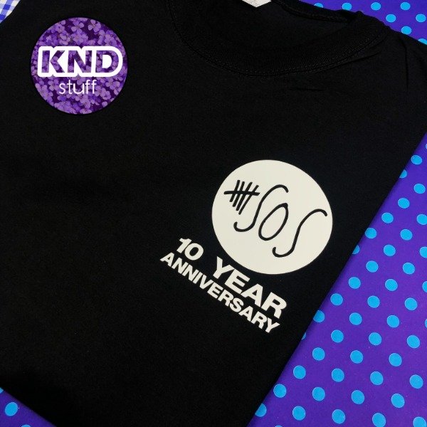 Remera 5sos anniversary camiseta — imagen 3