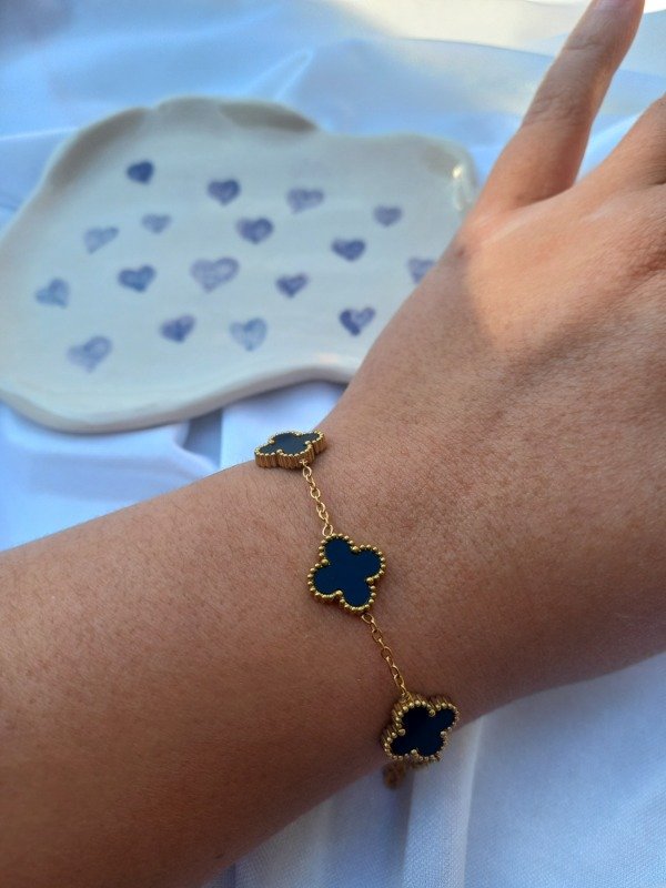 Producto - pulsera trebol golden (negro)