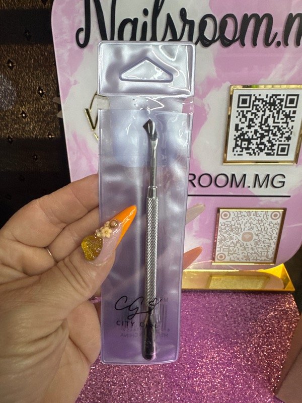 Producto - Repujador de cuticulas premium  city girl