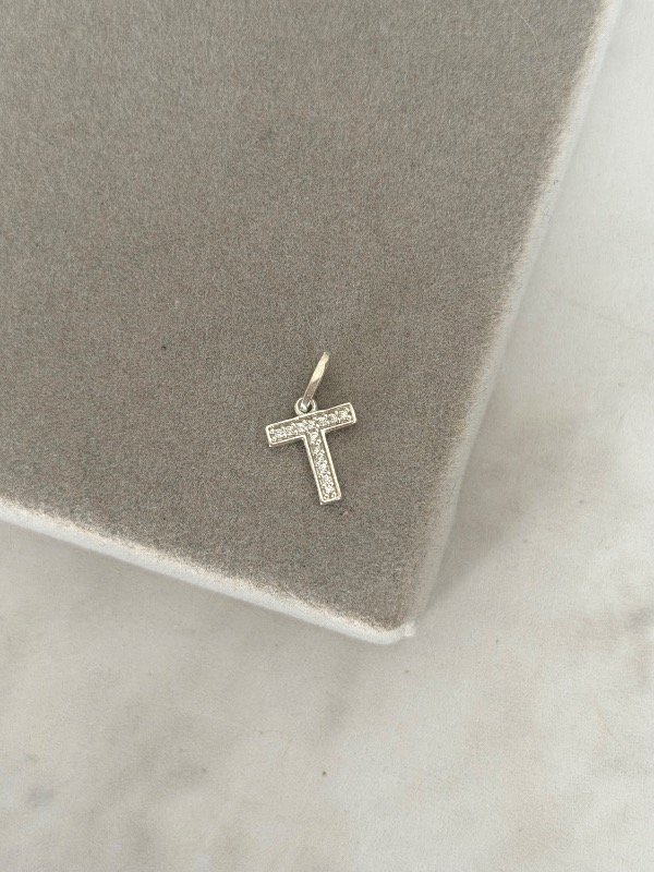 Producto - Dije letra T micropave