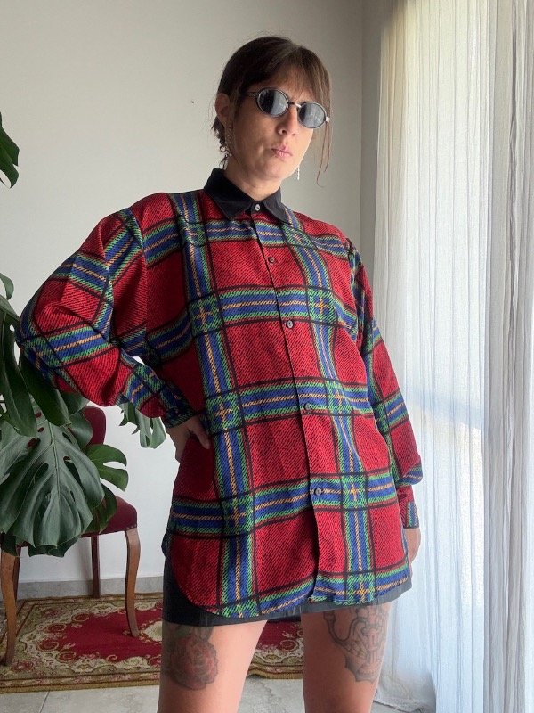 Producto - Camisa tartán con cuello negro