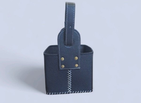 Producto - Canasta matera cuadrada de eco cuero