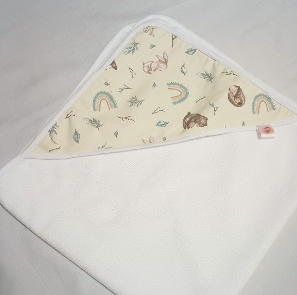 Producto - Toallón con capucaha- Diseño Arco Iris