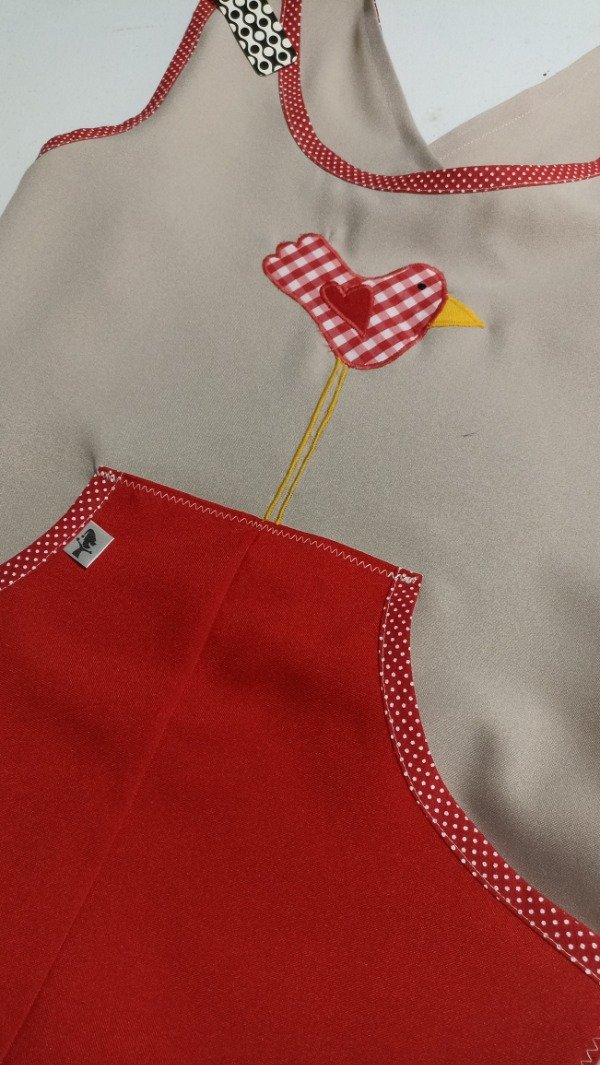 Producto - Guardapolvo Beige y Rojo