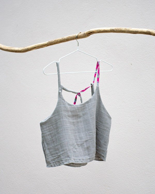 Producto - MUSCULOSA LAVANDA Corta combinada