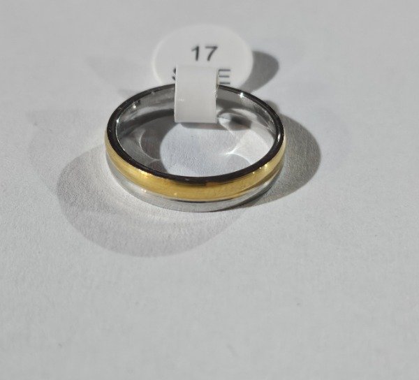 Producto - Anillo combinado mitad dorado