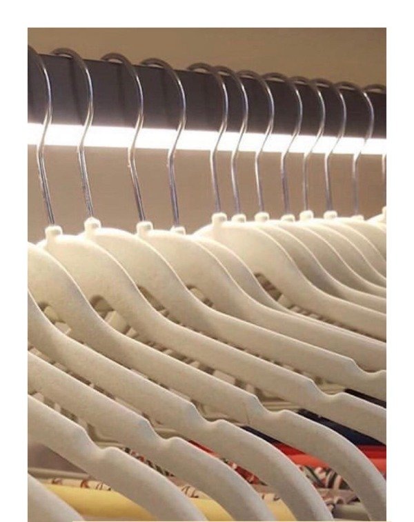 Producto - PERCHA TERCIOPELO BEIGE