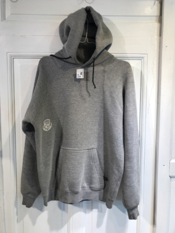 Producto - Buzo MOHS gris logo espalda blanco Talle S - PRECIO: 55x