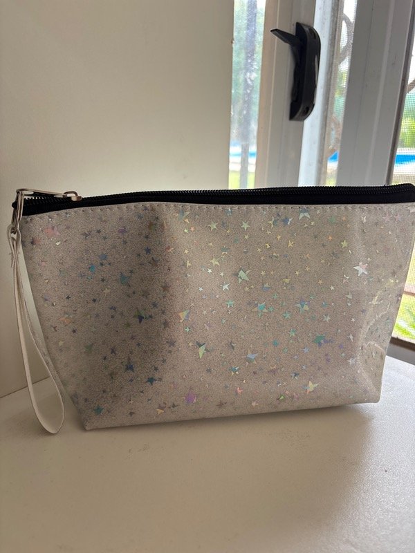 Producto - Neceser con estrellas y brillo
