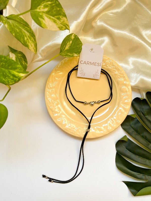 Producto - Collar gamuza corazon