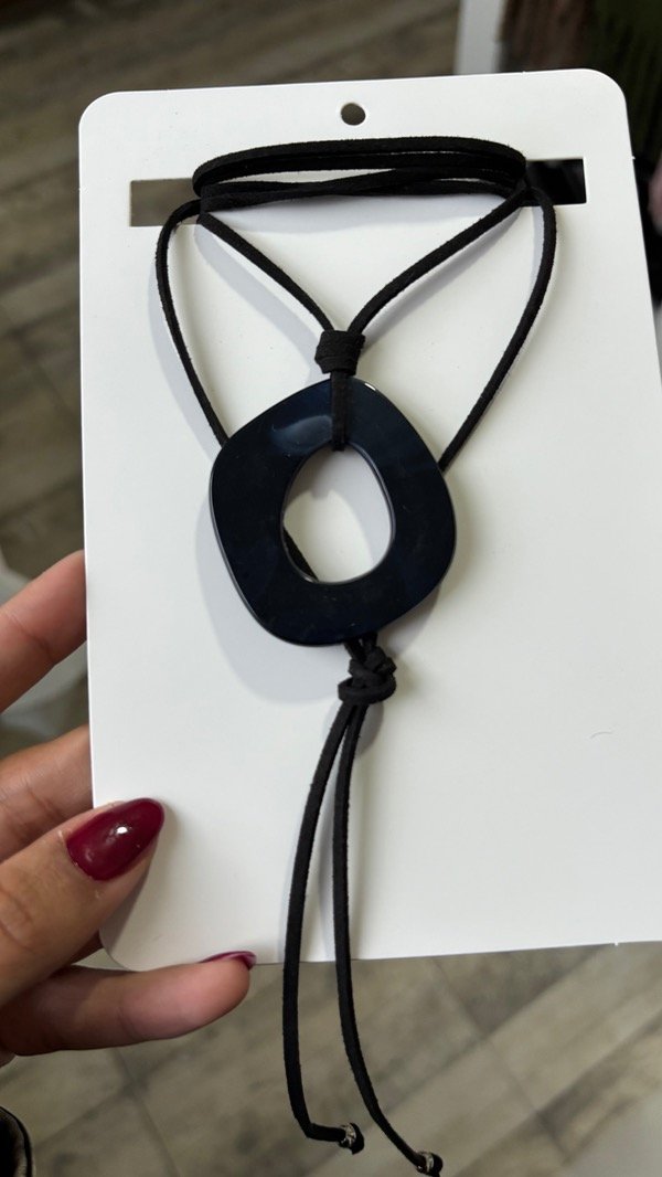 Producto - Collar Dark Black